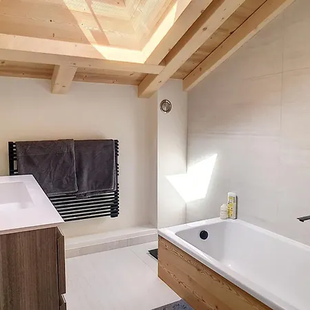 Des Pres- 3 - Jaillet - * Demi-Quartier