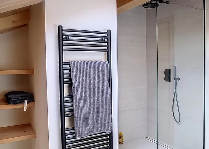 Des Pres- 3 - Jaillet - * Demi-Quartier